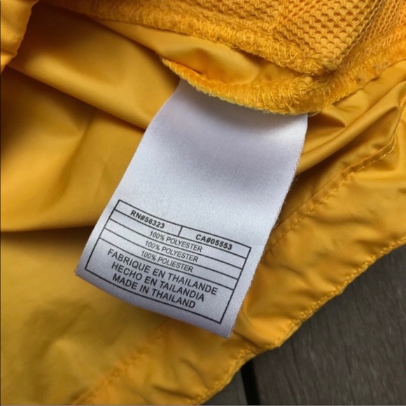 NIKE ACG3 Yellow Outer Layer Pocketed Rain Jacket - Picture 8 of 9